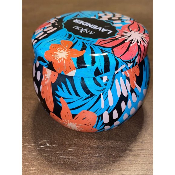 Anjou Lavender Scented Soy Candle in Tin 3.2 oz. - Picture 2 of 8